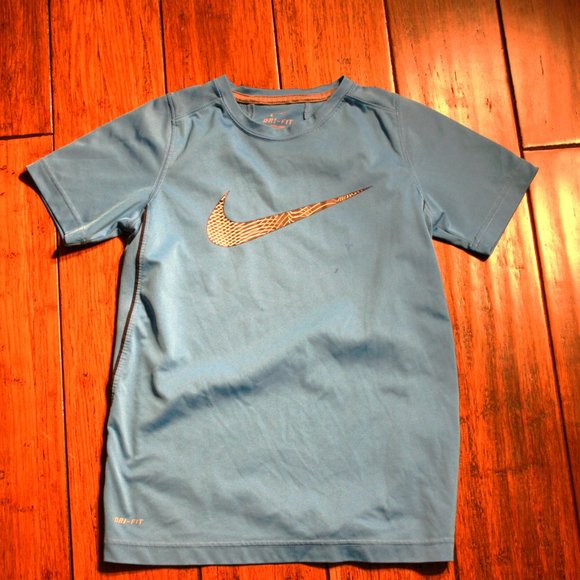 Boy's Blue Nike 100% Polyester Shirt - Picture 2 of 3